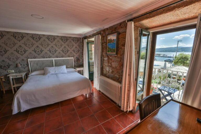 Hotel Puerto Arnela カマリーニャス エクステリア 写真