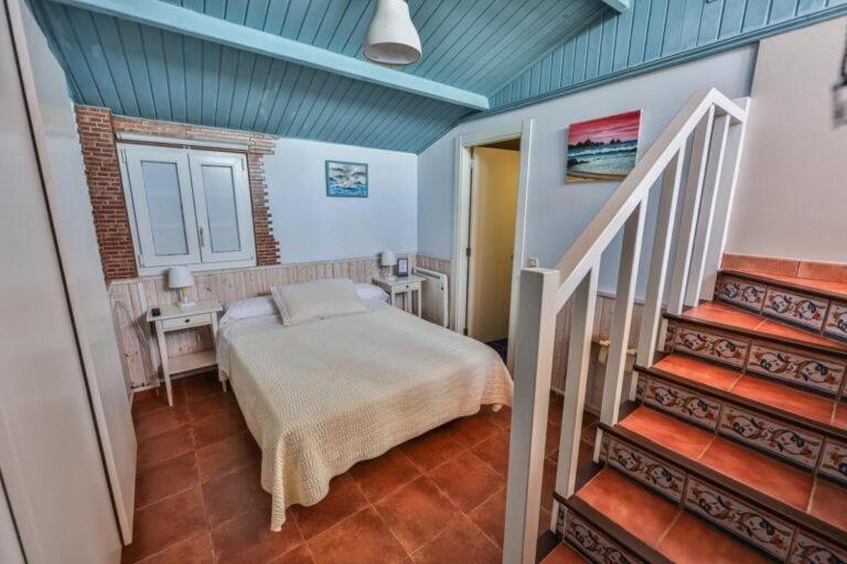 Hotel Puerto Arnela カマリーニャス エクステリア 写真