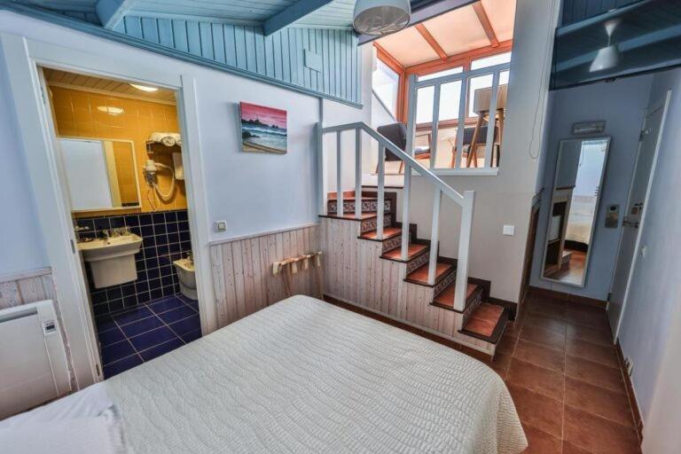 Hotel Puerto Arnela カマリーニャス エクステリア 写真