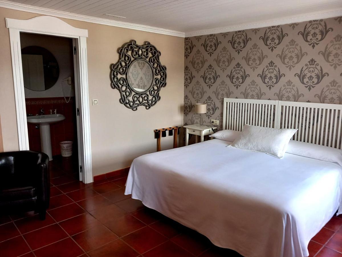 Hotel Puerto Arnela カマリーニャス エクステリア 写真