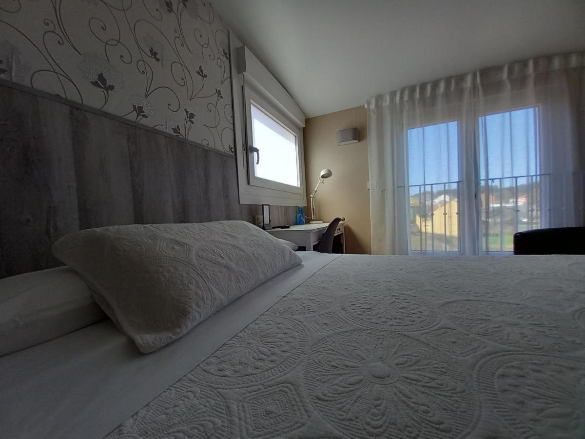 Hotel Puerto Arnela カマリーニャス エクステリア 写真