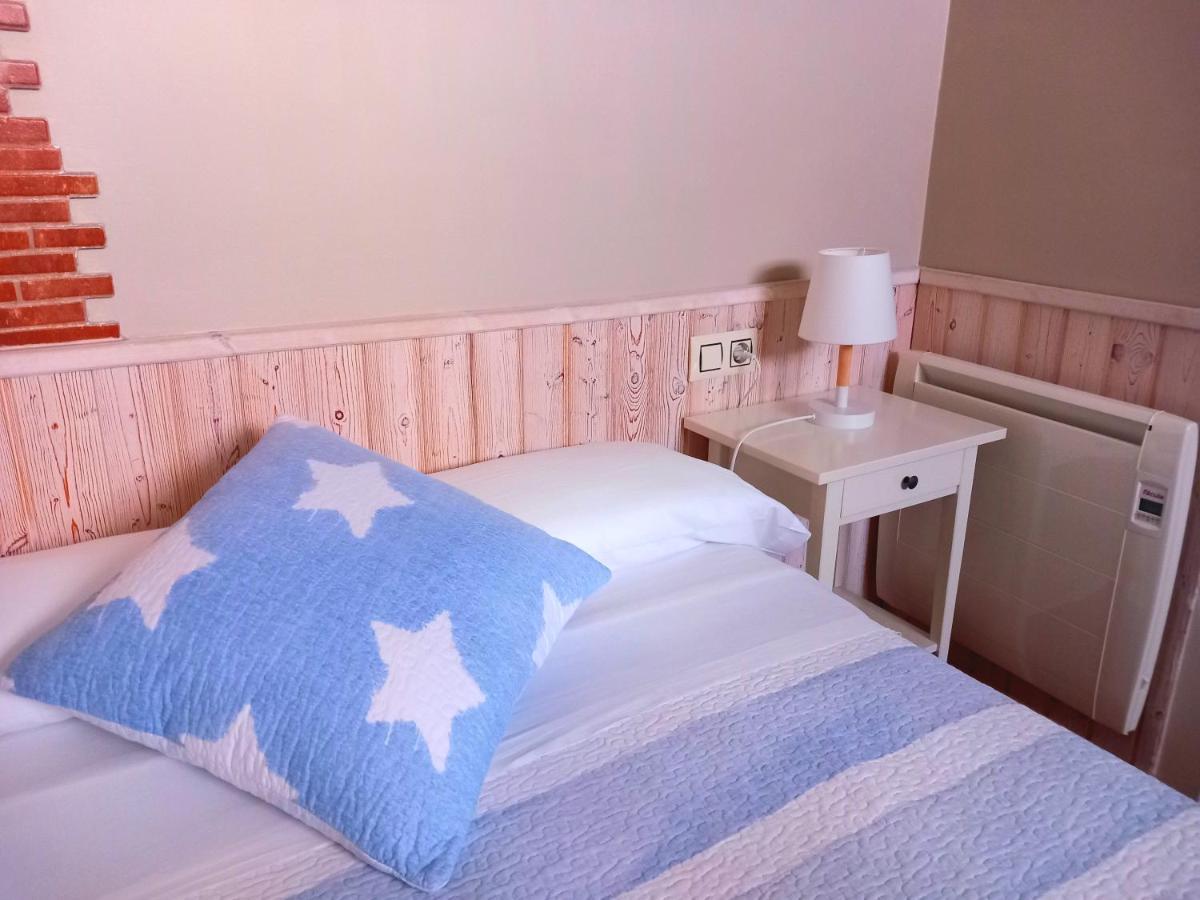 Hotel Puerto Arnela カマリーニャス エクステリア 写真