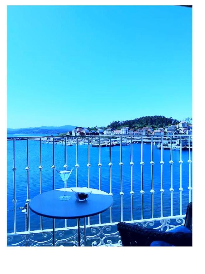 Hotel Puerto Arnela カマリーニャス エクステリア 写真
